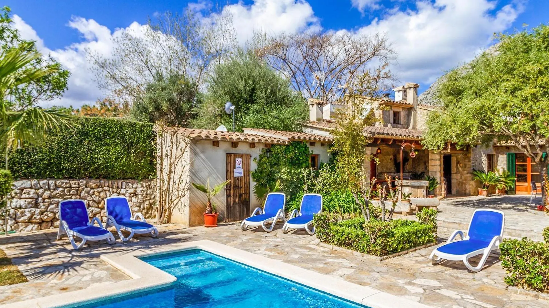 Traditional Pollensa Villa 3 Bedrooms Villa Rellafonta Mountain Views Short Drive To Town Beach
