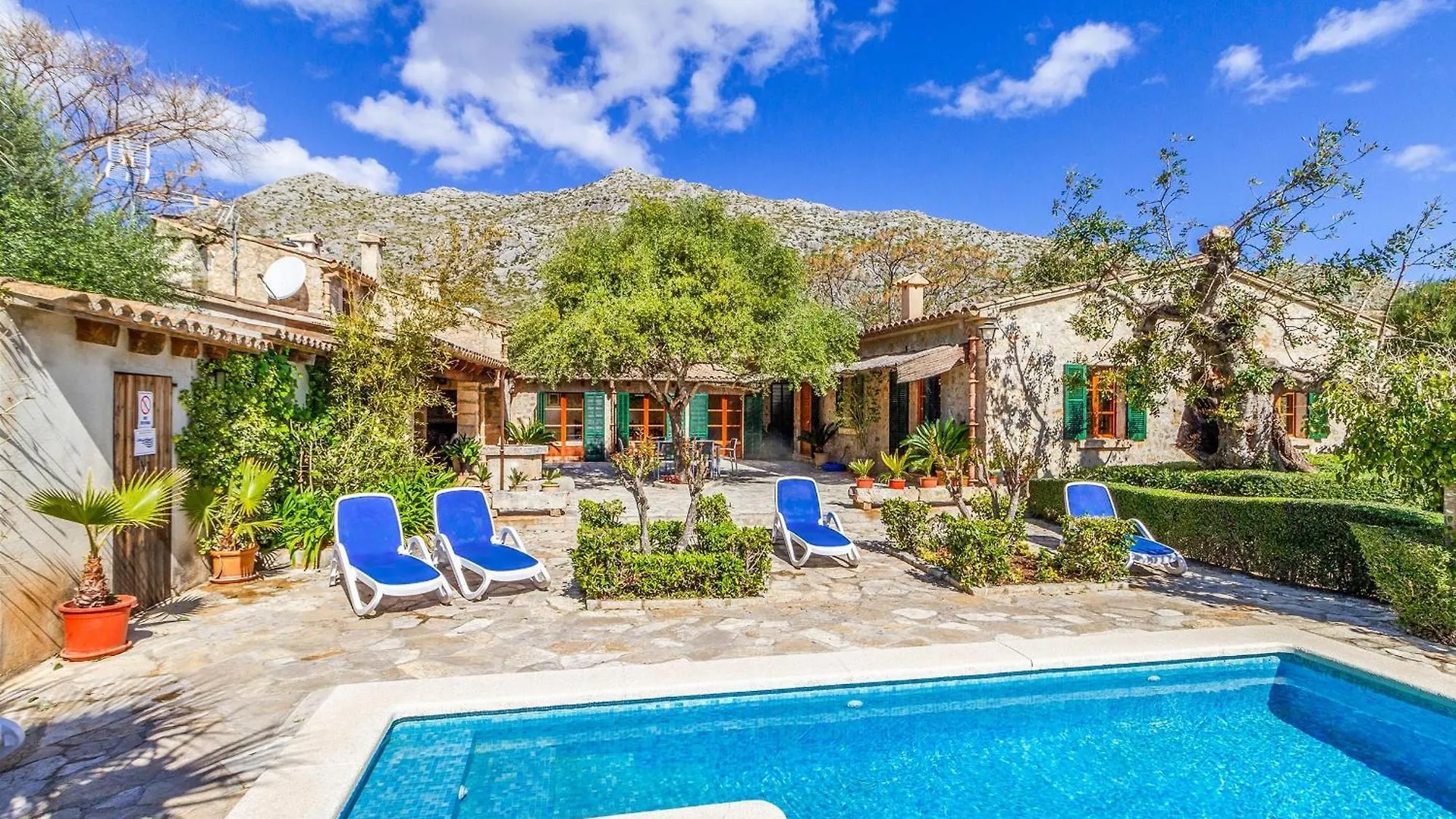 Traditional Pollensa Villa 3 Bedrooms Villa Rellafonta Mountain Views Short Drive To Town Beach  Pollenca