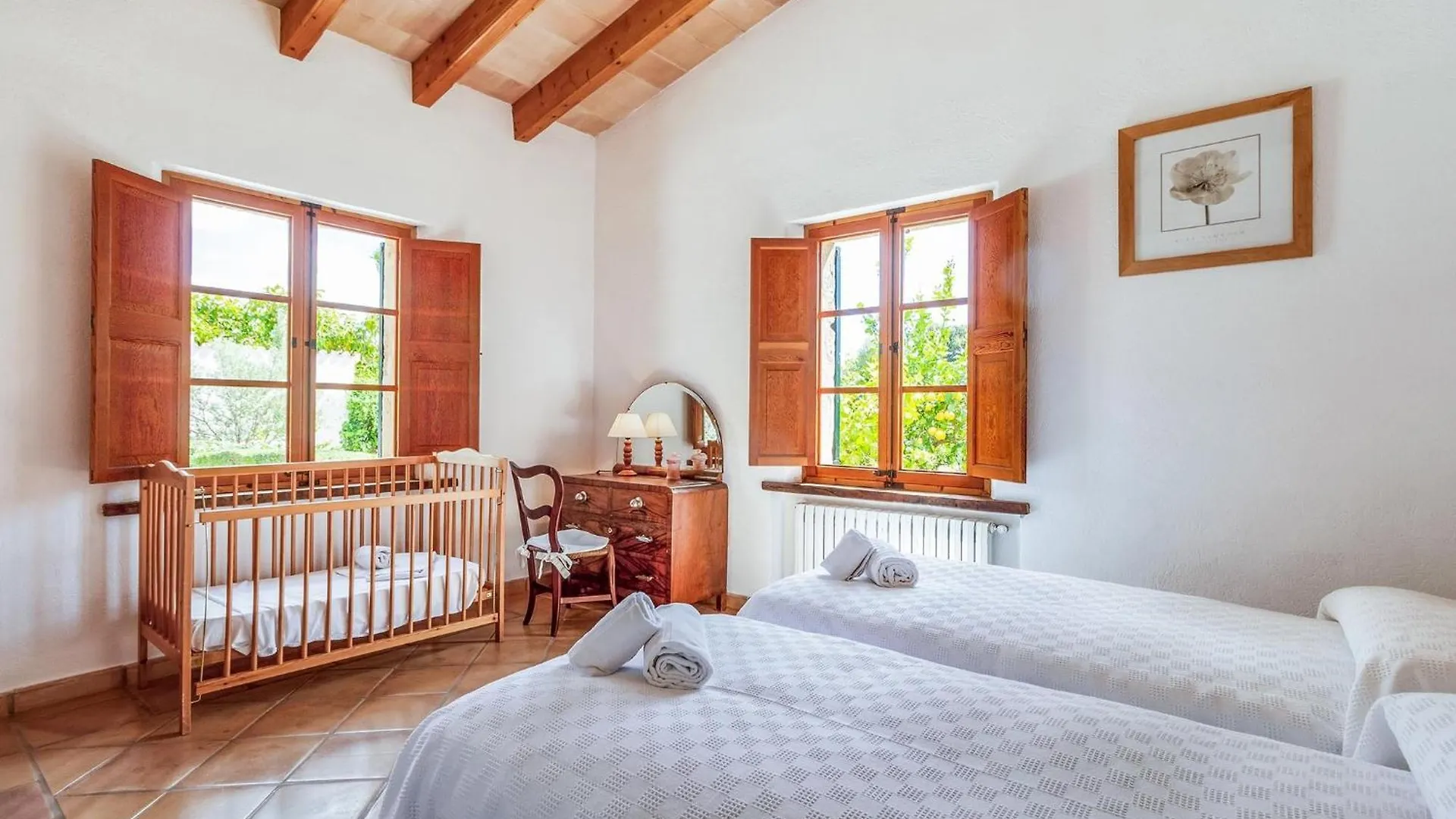 Traditional Pollensa Villa 3 Bedrooms Villa Rellafonta Mountain Views Short Drive To Town Beach 0*, Pollença